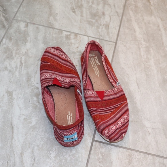 Toms Shoes - TOMS